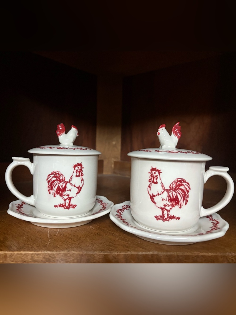 Andrea By Sadek Barnyard Toile Lidded Cup Saucer Sets